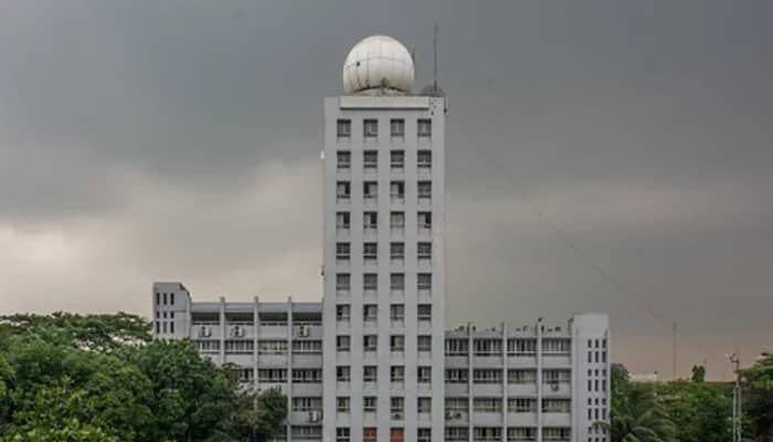 দুপুরে ঢাকাসহ যেসব জেলায় তীব্র ঝড়ের আশঙ্কা