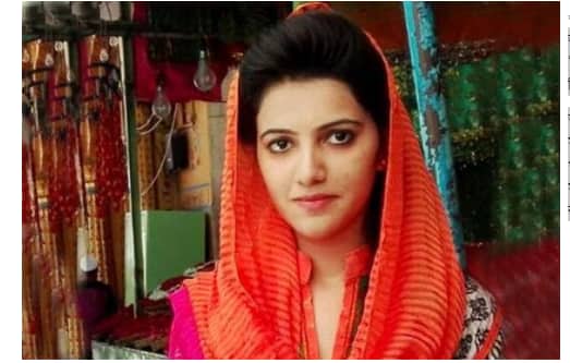 অবাক কাণ্ড, ঋণশোধ করতে সুন্দরী মেয়েকে দিয়ে দিলেন বাবা