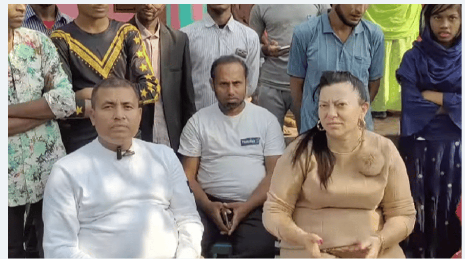 হেলিকপ্টারে চড়ে শ্বশুরবাড়ি বরগুনায় এলেন ইতালীয় নারী