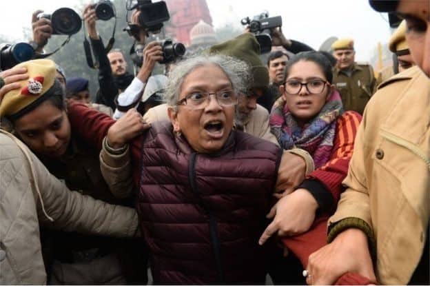 ভারত নাগরিকত্ব আইন : কেন সংবিধান বন্দনা করছেন বিক্ষোভকারীরা