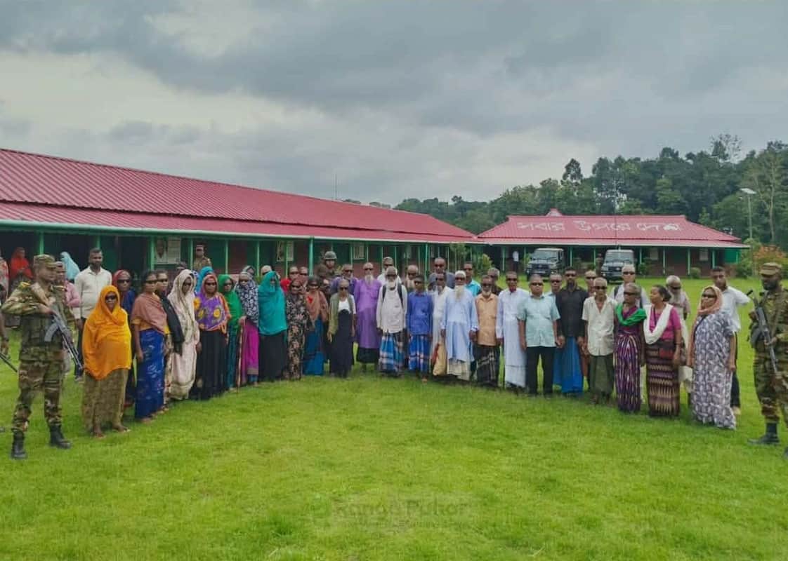 দৃষ্টিহীনদের পাশে দাঁড়িয়েছে বাংলাদেশ সেনাবাহিনী