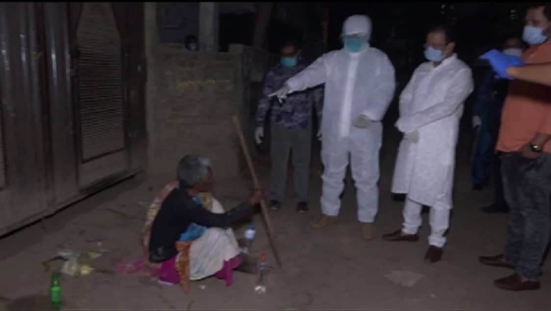 সাভারে কবরস্থানের গেট থেকে বৃদ্ধাকে উদ্ধার