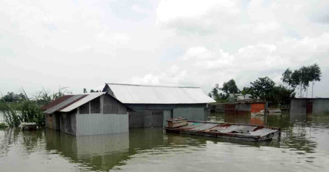 ‘করোনায় ঘরে খাবার নাই, এরমধ্যে বন্যার হানা’