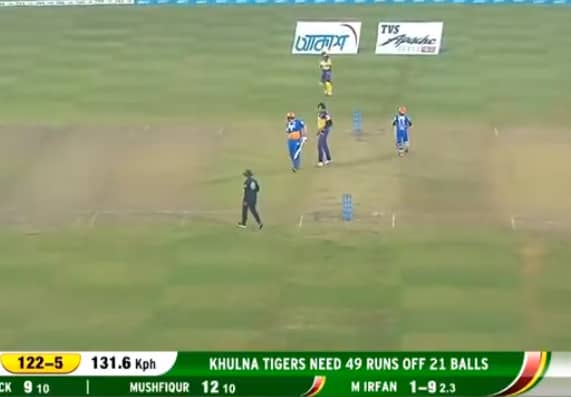 ছক্কা হাঁকাচ্ছেন মুশফিক, কে হাসবে শেষ হাসি?