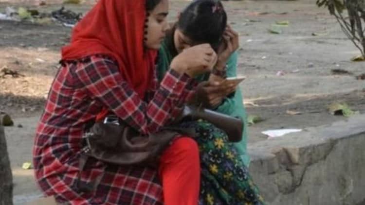 করোনাভাইরাস : বাংলাদেশের চাকরি প্রত্যাশীদের সামনে যে ভবিষ্যৎ অপেক্ষা করছে