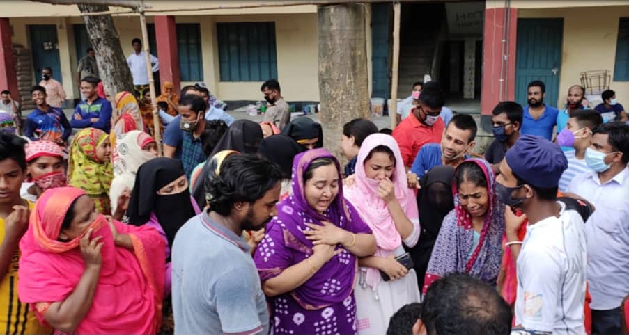 বুড়িগঙ্গায় লঞ্চ ডুবি : স্বজনহারা মীরকাদিম, বাড়ি বাড়ি শোকের মাতম