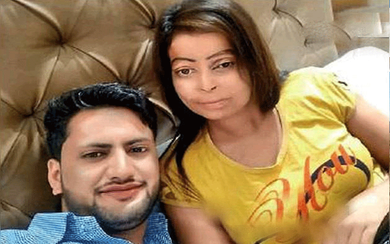 পরিবার ত্যাজ্যপুত্র করার সত্ত্বেও অ্যাসিড আক্রান্ত প্রেমিকাকেই বিয়ে!
