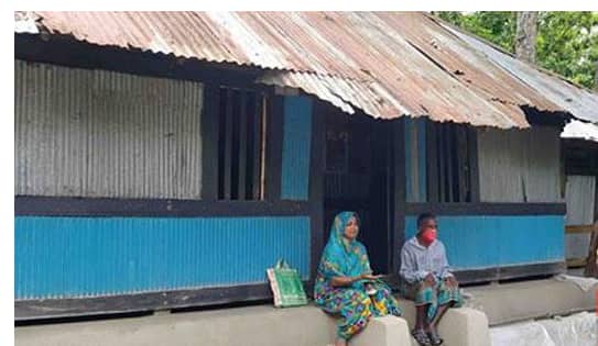 কিশোরীকে অপহরণ, জামাই চাও না মেয়ে চাও বলে চেয়ারম্যানের ঠাট্টা