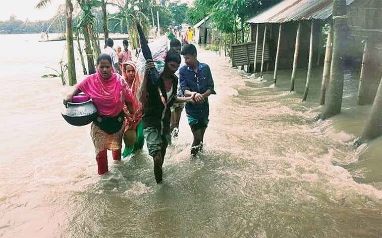 সাত জেলায় বন্যা পরিস্থিতির অবনতি, উত্তরের দুর্ভোগ মধ্যাঞ্চলেও গড়াচ্ছে
