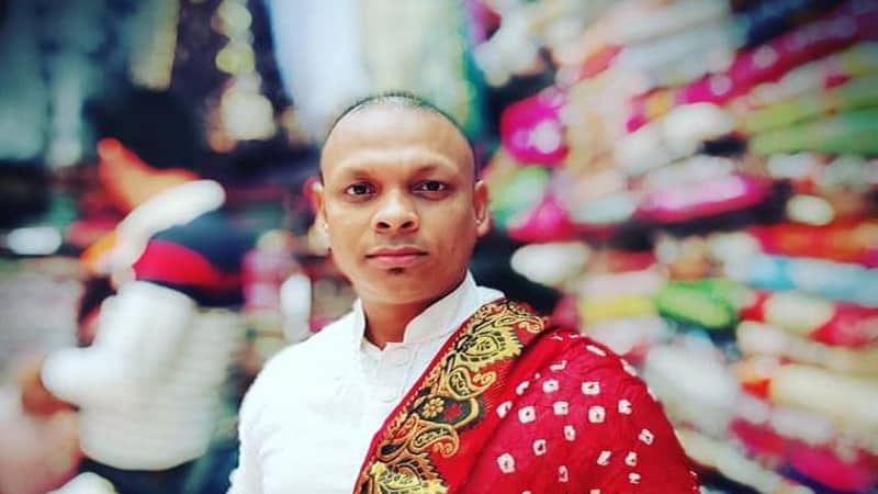 কাপড়ের ব্যবসার আড়ালে সুমন সূত্রধর ফাঁদে ফেলে মুসলিম প্রবাসীদের স্ত্রীদের সঙ্গে সম্পর্ক করত