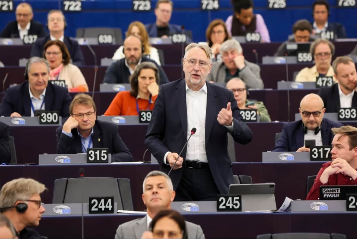 EU Parliament Votes 440 to 151