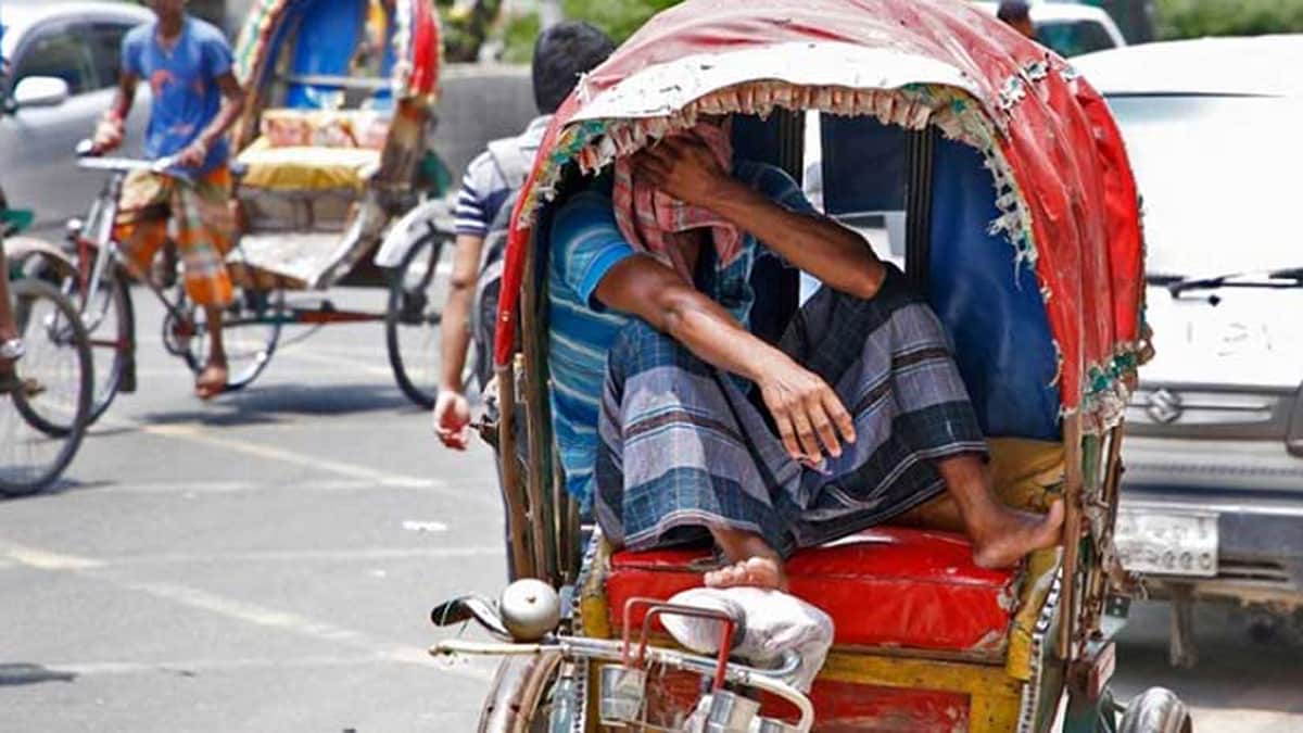 গরমে পুড়ছে দেশ