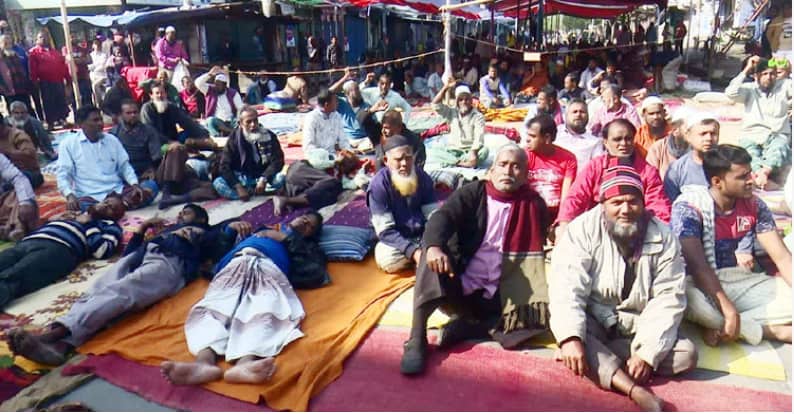পাটকল শ্রমিকদের অনশন অব্যাহত, হাসপাতালে ১৮ জন