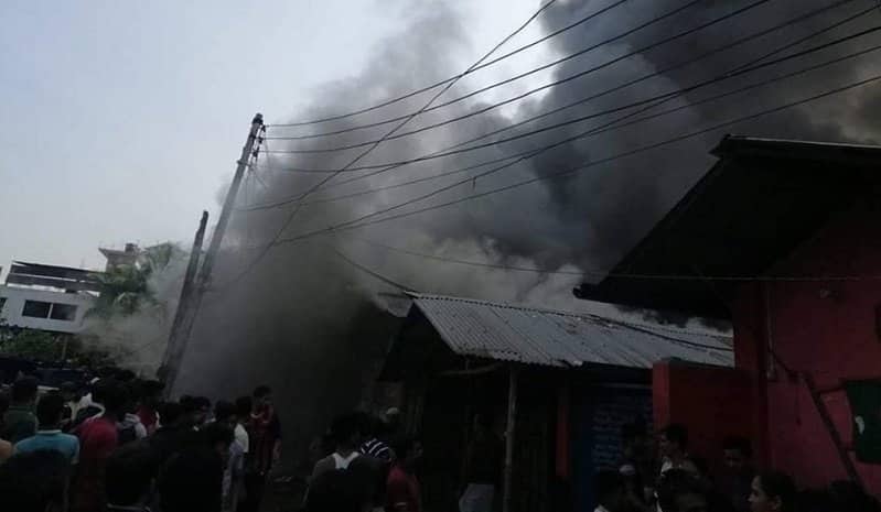 মির্জাপোল বস্তিতে ফের আগুন, নিয়ন্ত্রণে কাজ করছে ফায়ার সার্ভিস
