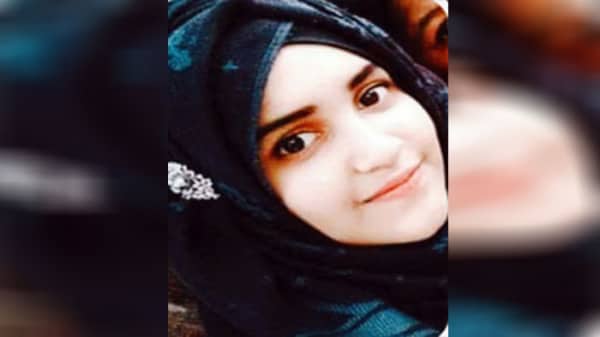 ভালোবাসা দিবসে সাজার আগেই অভিমান করে চিরবিদায় নিলো সাদিয়া
