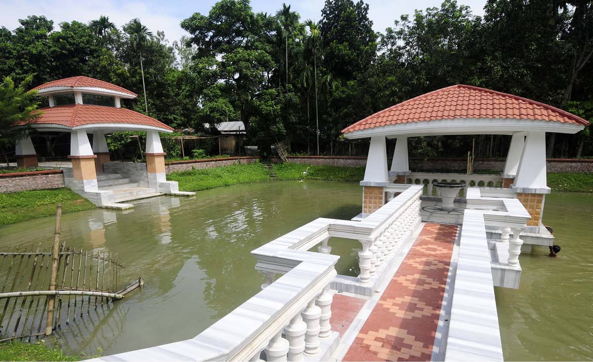 প্রত্যন্ত গ্রামে ৫০০ কোটি টাকা ব্যয়ে রাজপ্রাসাদ, সময় লেগেছে ১২ বছর