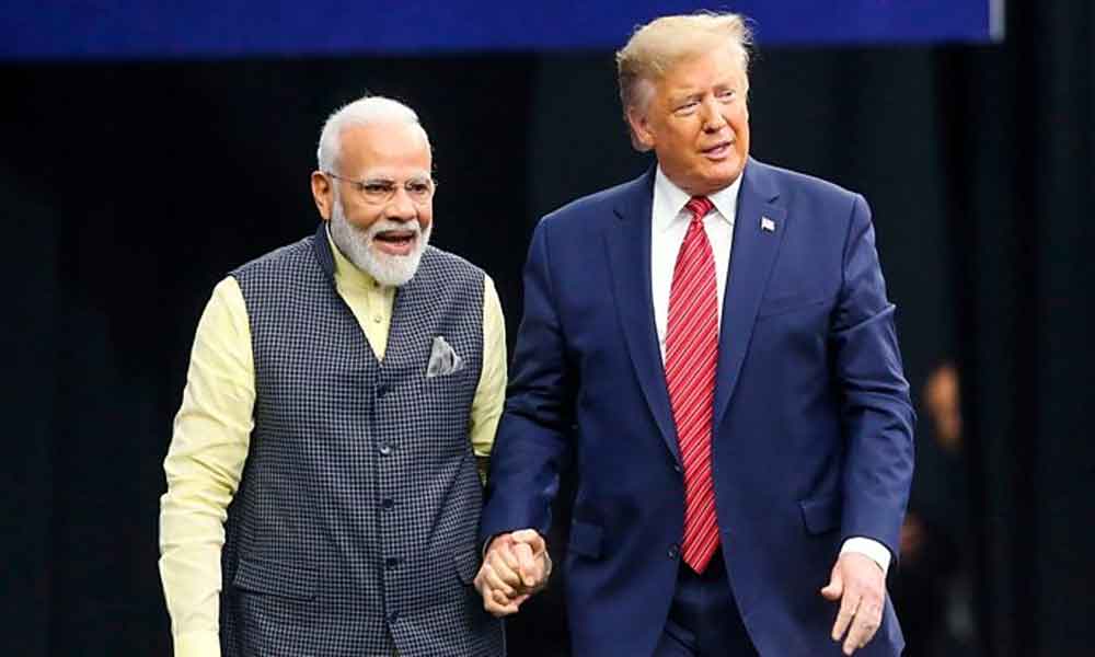 মোদীর শত কোটি গচ্চা, হাজার কোটি দাও মারলেন ট্রাম্প!