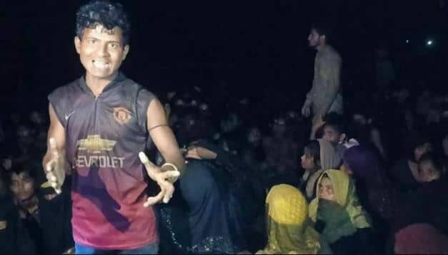 ২ মাস সাগরে ভেসে টেকনাফে উঠলেন ৩ শতাধিক রোহিঙ্গা
