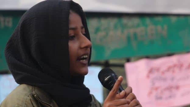 করোনাভাইরাস : ভারতে হঠাৎ কেন ট্রেন্ড করছে ‘আজান কিছুতেই বন্ধ হবে না’?