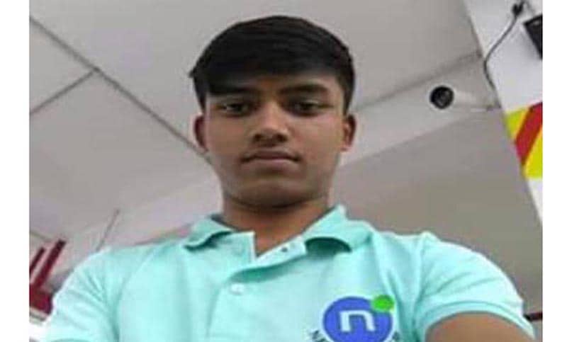কর্মস্থলে ফিরতে পিকআপ ভ্যানে, পথেই মারা গেলেন সাতক্ষীরার যুবক