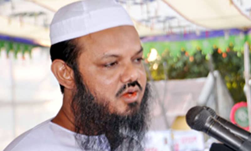 অসুস্থ আল্লামা শফীর জন্য দোয়া চাইলেন চরমোনাই পীর