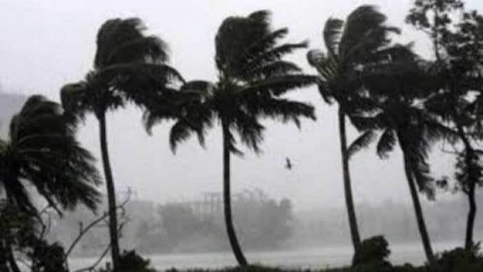 আজ দেশের অধিকাংশ স্থানে ঝড়-বৃষ্টির আশঙ্কা