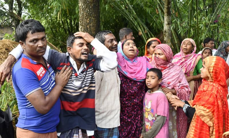 জয়পুরহাটে ঘূর্ণিঝড়ে ৪০ গ্রাম লণ্ডভণ্ড, ৪ জনের মৃত্যু