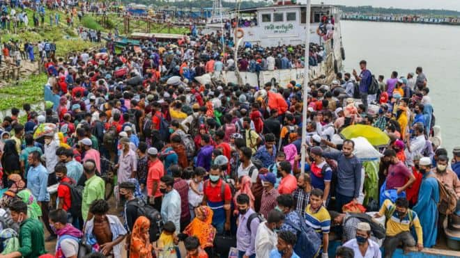 করোনা : কেন মানুষ ঝুঁকি নিয়ে ঈদের ছুটিতে গ্রামের বাড়িতে ছুটছেন?