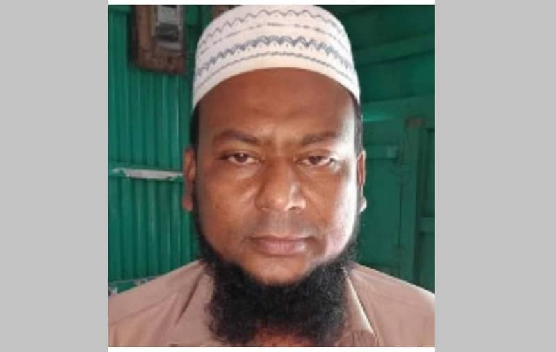 ঘর ভাড়া দিতে না পারায় চাল নিয়ে গেল ঘর মালিক