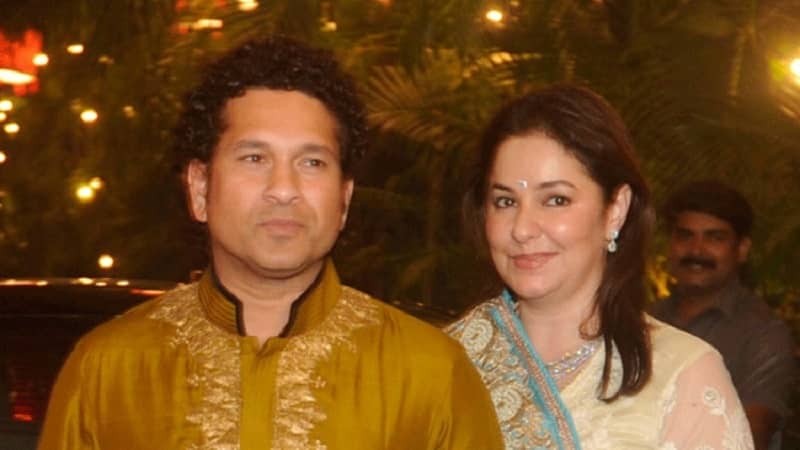 সিনেমার চেয়ে কম নয় মতো শচিন-অঞ্জলির প্রেম কাহিনি