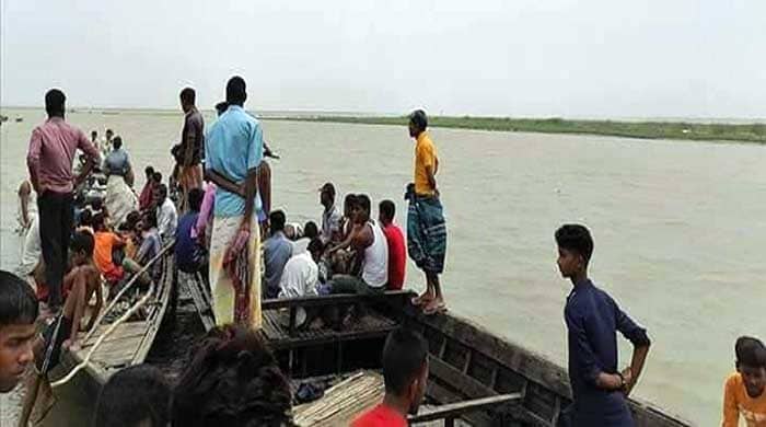সিরাজগঞ্জে যমুনায় নৌকাডুবে ৩ জনের প্রাণহানি, এখনো নিখোঁজ ২৯ জন