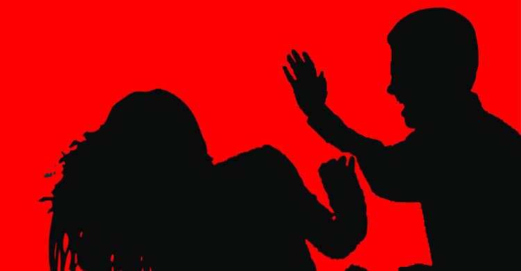 গাছে বেঁধে স্ত্রীর শরীরে গরম লোহার রডের ছ্যাঁকা