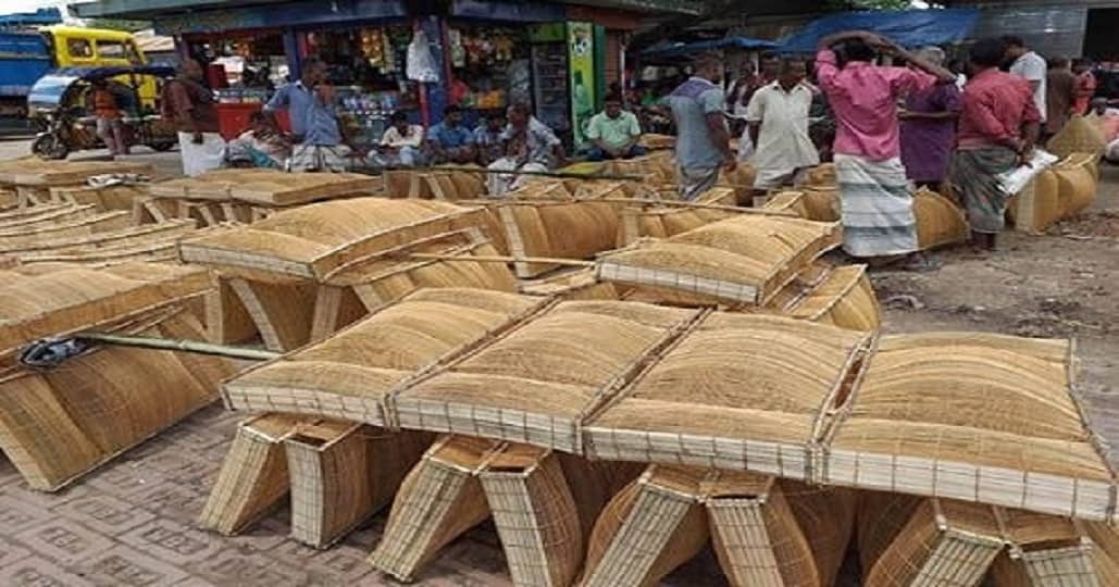 খলসানি তৈরি করে জীবিকা চলে জয়পুরহাটের বেরইল গ্রামের মানুষের