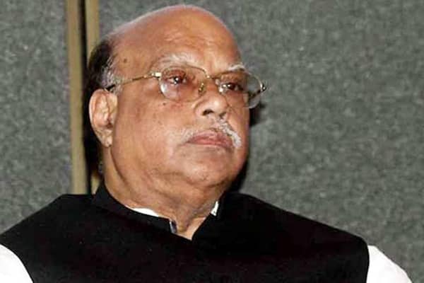 স্বাস্থ্যবিধি মেনে সকাল সাড়ে ১০টায় বনানীতে নাসিমের দাফন