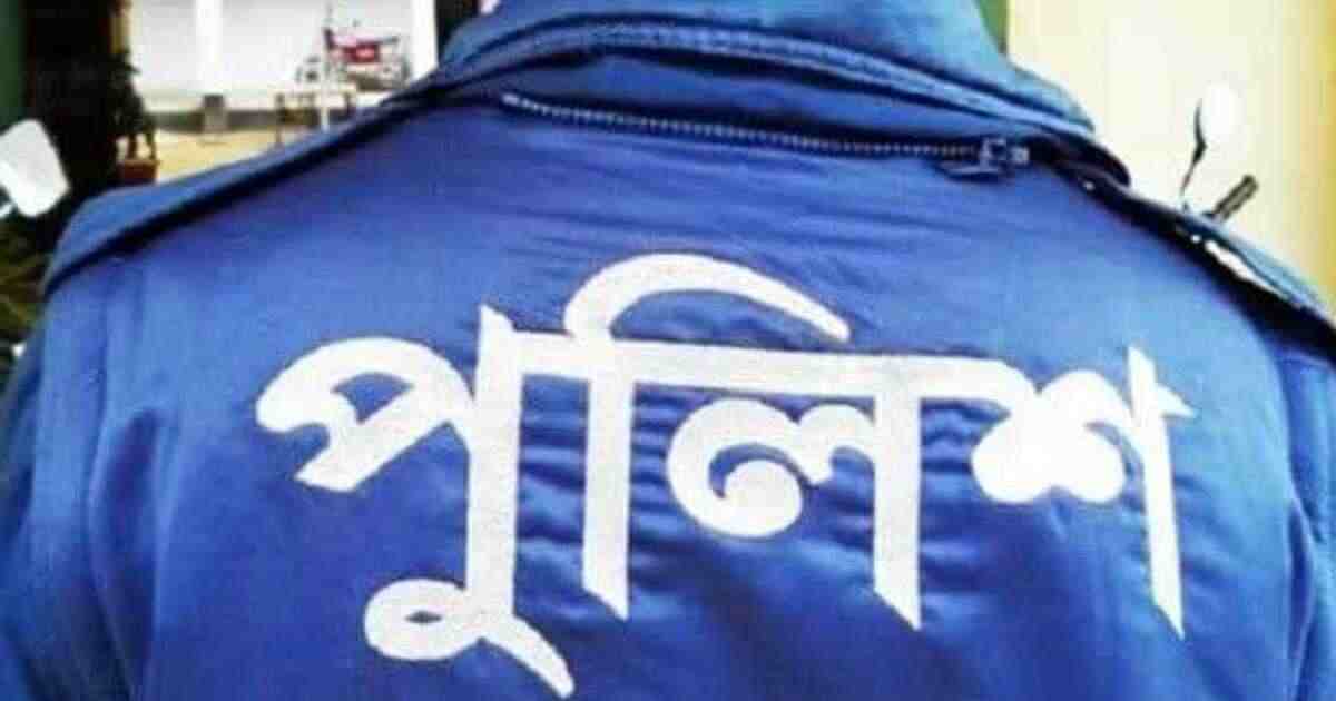মহাসড়কে বাস চাপায় পুলিশ সদস্যের মৃত্যু