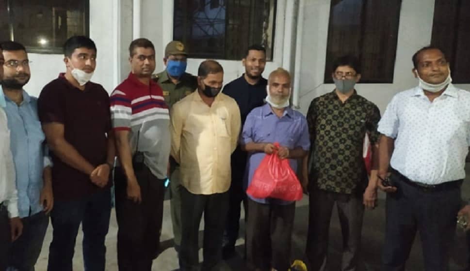 সাড়ে ২৫ লাখ টাকাসহ চট্টগ্রাম বন্দরের ৩ কর্মচারী আটক