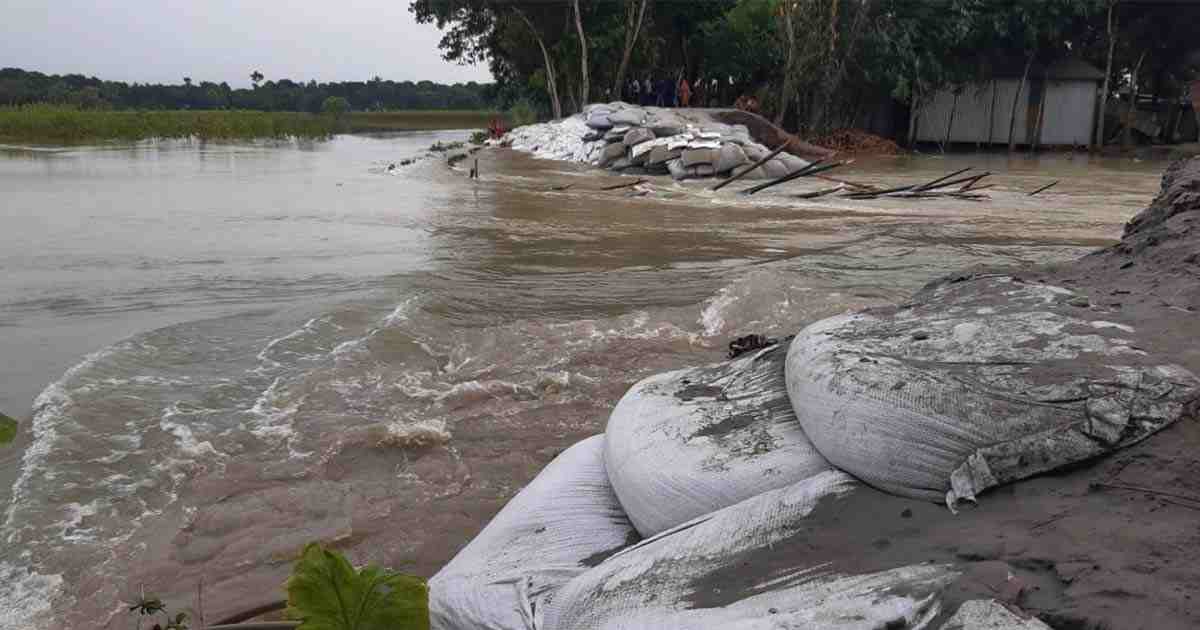 ফরিদপুরে আবারও ভেঙে গেছে শহররক্ষা বাঁধ
