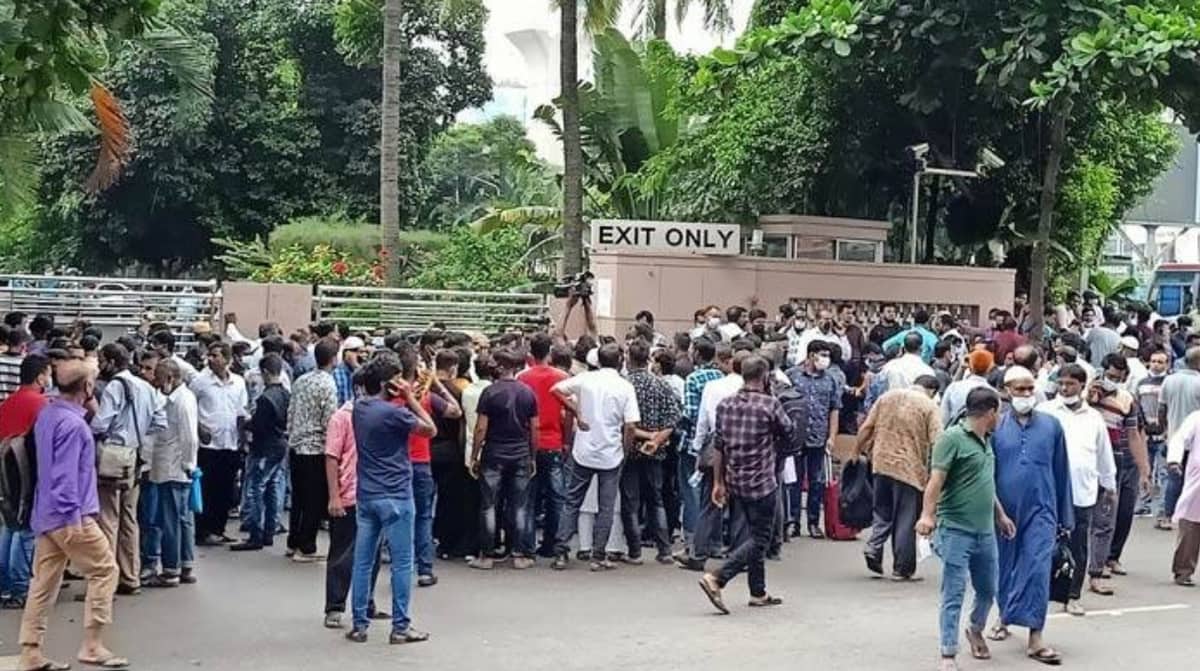 টিকিটের দাবিতে আজও সৌদি প্রবাসীদের বিক্ষোভ