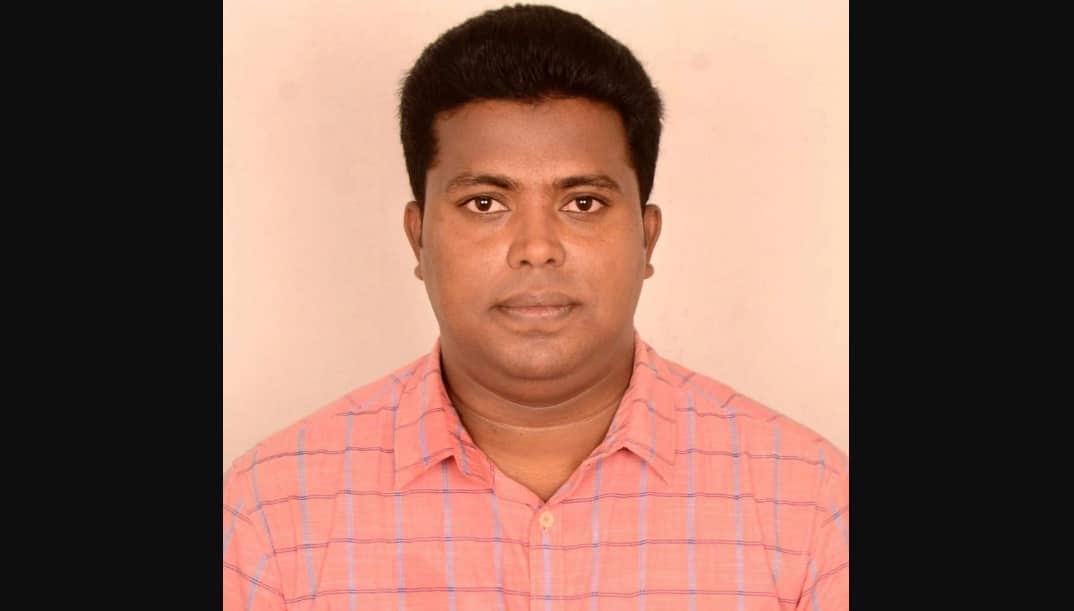 ভূমিসহকারী কর্মকর্তার বিরুদ্ধে ডিসির কাছে অভিযোগ, আইনজীবীর বিরুদ্ধে মামলা