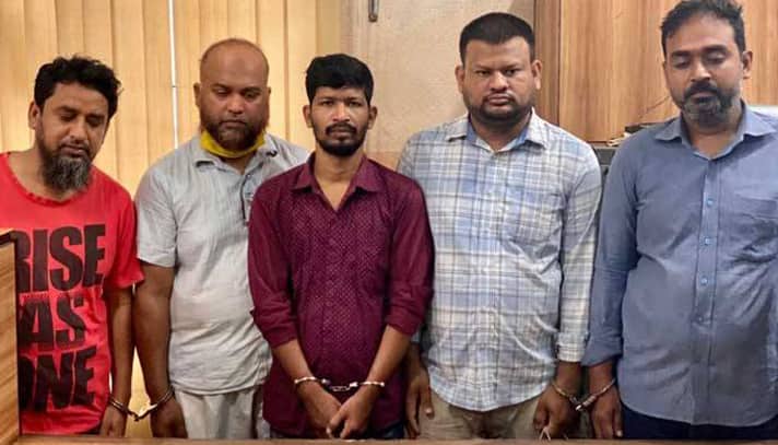 লাখ টাকায় জাতীয় পরিচয়পত্র তৈরি করতেন তারা
