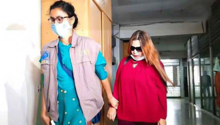 বিয়ের পরই কানাডা, সঙ্গে দুইশ কোটির ব্যবসা