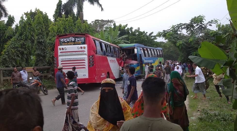 মুন্সীগঞ্জে দুই বাসের মুখোমুখি সংঘর্ষে ২ জনের প্রাণহানি