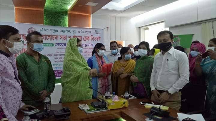 কালীগঞ্জে জাতীয় কন্যাশিশু দিবসে স্যানিটারি ন্যাপকিন বিতরন