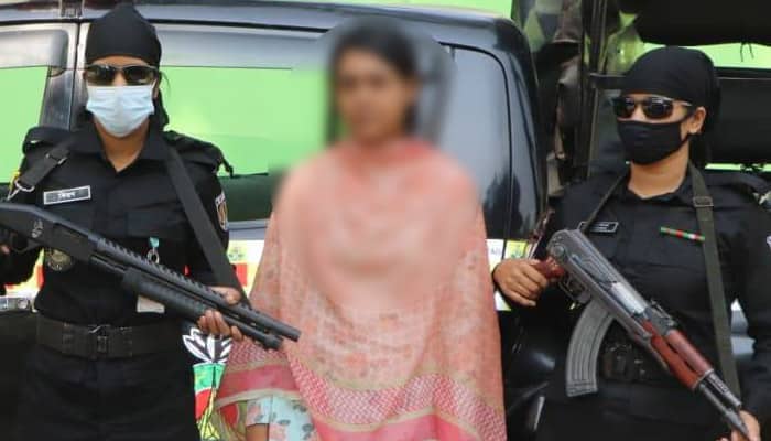 ধর্ম অবমাননার অভিযোগে তরুণী আটক
