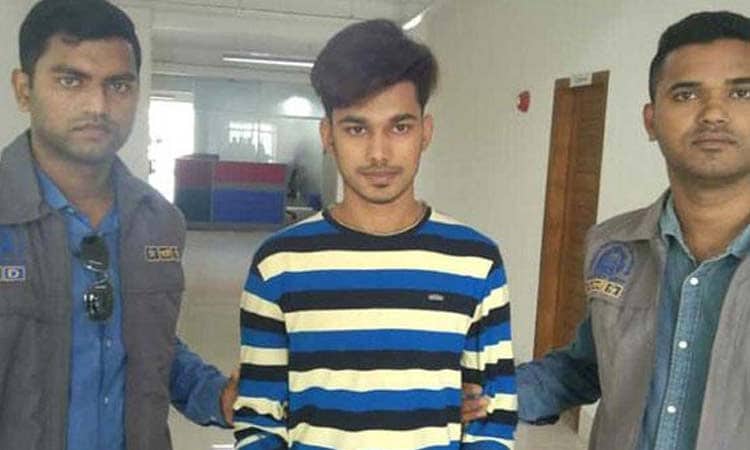 অন্তরঙ্গ দৃশ্য ধারণ করেই ফোন চুরি করতো রাতুল