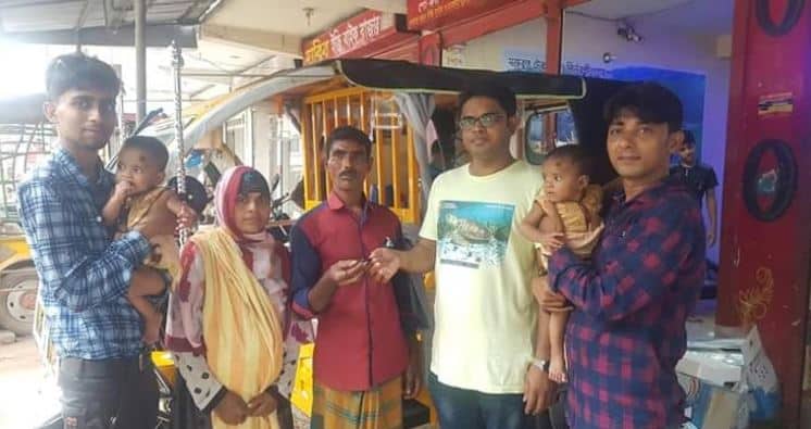 অসহায় পরিবারকে দেয়া সেই ইজিবাইকটি ছিনতাই