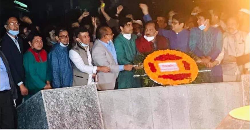 বিজয়ের মাসের প্রথম প্রহরে স্বেচ্ছাসেবক লীগের শ্রদ্ধা