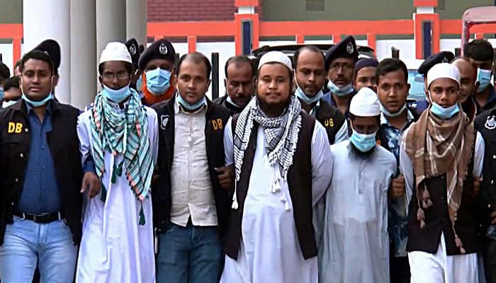 ইমামের বয়ানে উদ্বুদ্ধ হয়ে ভাস্কর্য ভাঙে দুই ছাত্র
