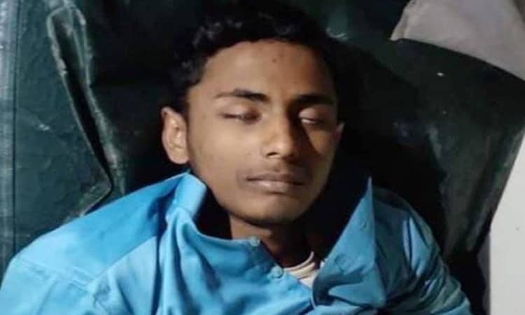 ওয়াজ মাহফিল থেকে ডেকে নিয়ে পুরুষাঙ্গ কেটে দিলো বন্ধুরা