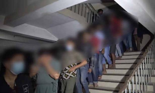 অসামাজিক কার্যকলাপের দায়ে আবাসিক হোটেল থেকে ৫২ নারী-পুরুষ আটক